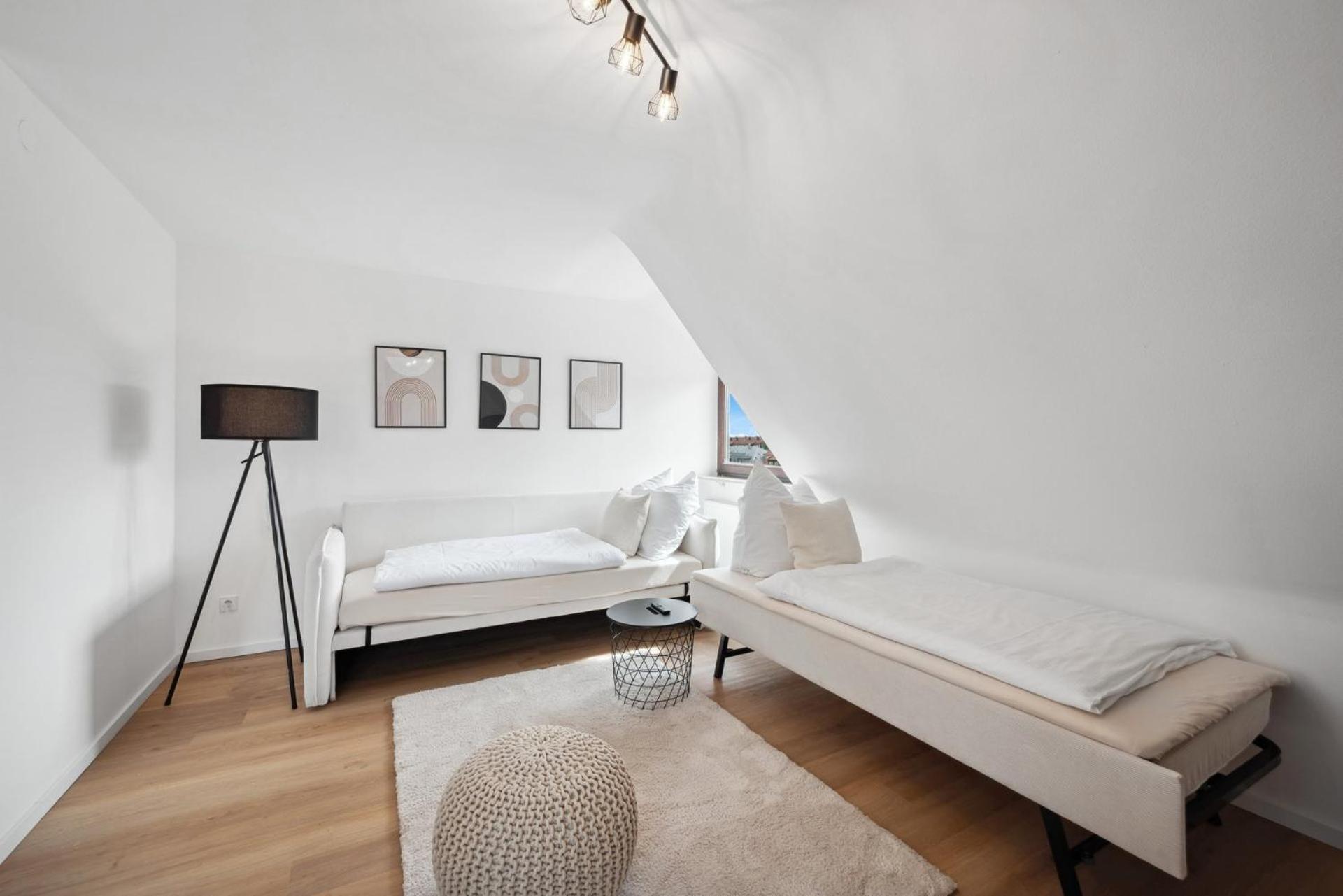 Malu Rooms - Top Lage, Kostenloser Parkplatz, Klima, Netflix, 24H Checkin Ludwigsburg Eksteriør billede